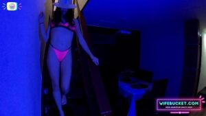 Homemade porn by Wifebucket - Electric girlfriend bends over for cock