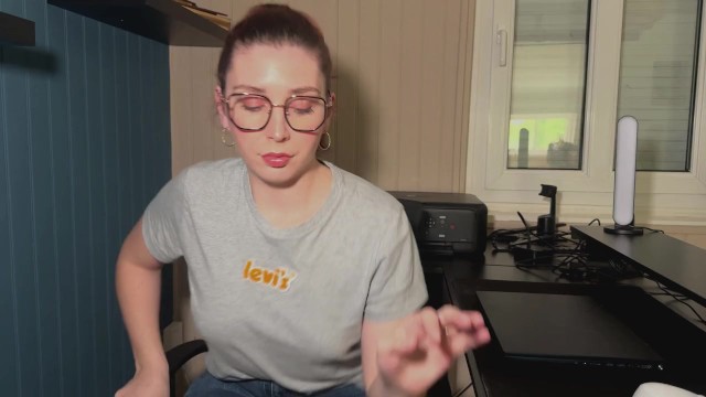 I fuck my stepdad while my mom goes out shopping