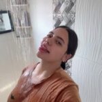 Juicy Milf Plays With Her Thick Pussy In The Shower